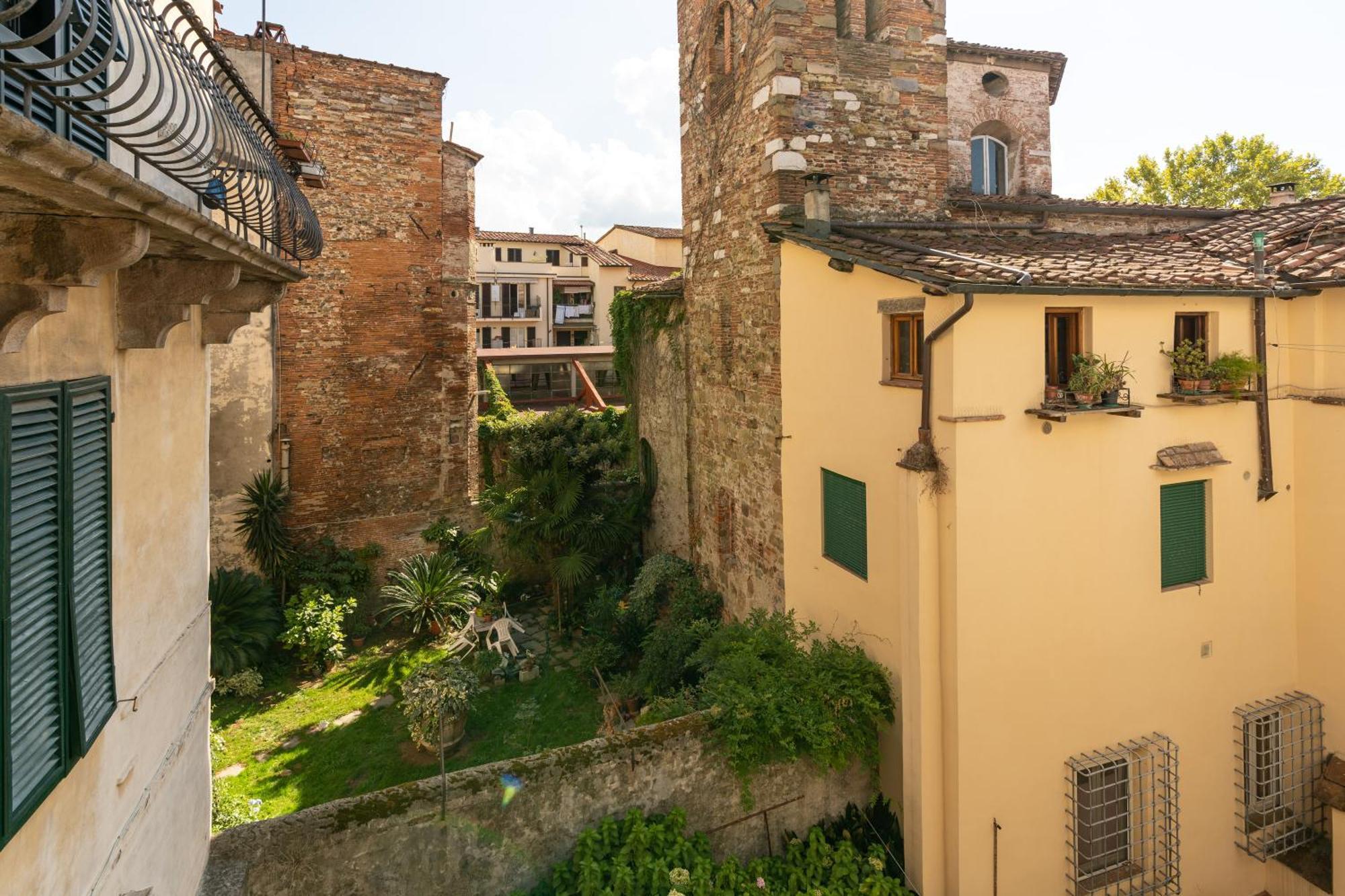 Historic Apt In The Center Of Lucca With Balcony Leilighet Eksteriør bilde