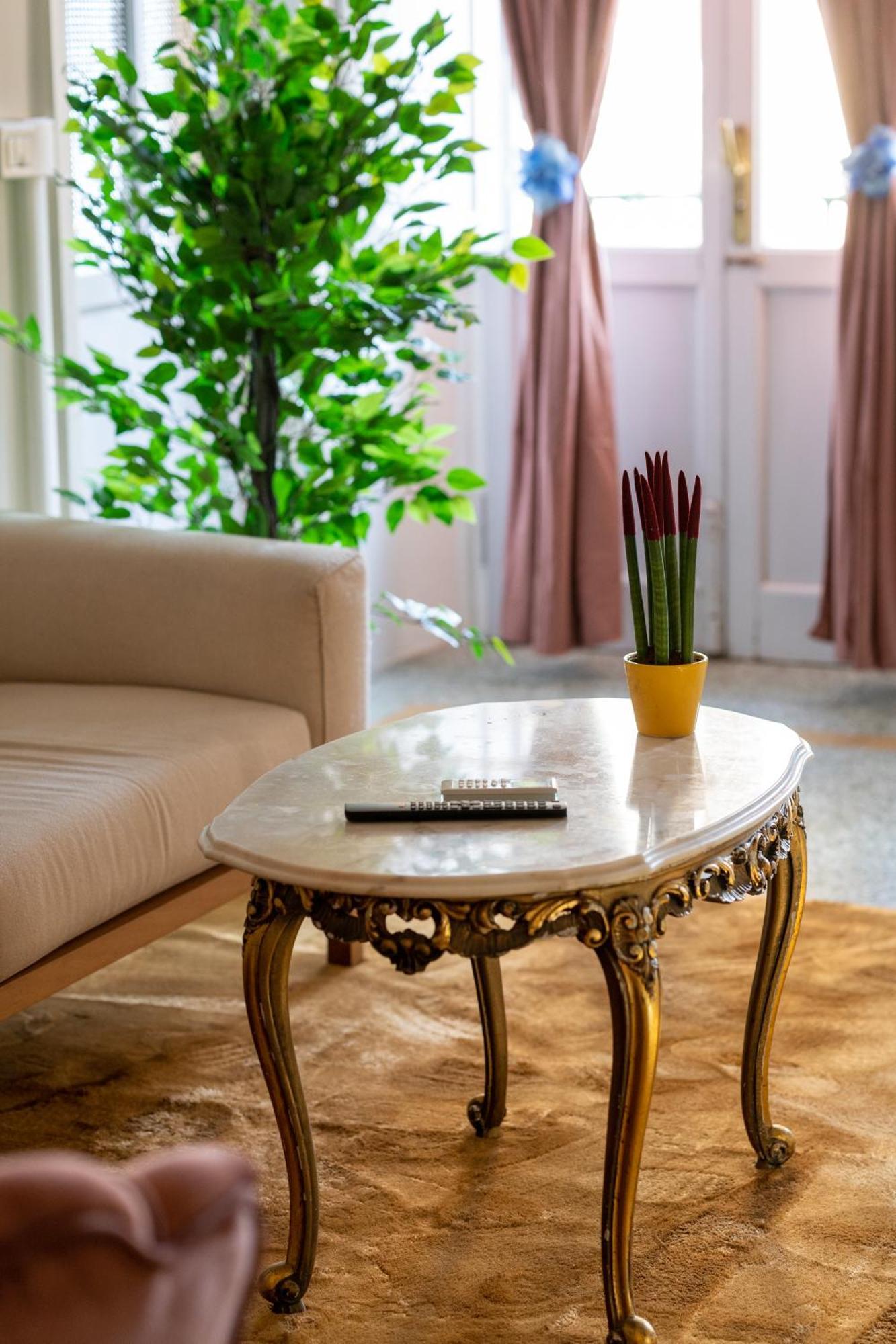 Historic Apt In The Center Of Lucca With Balcony Leilighet Eksteriør bilde